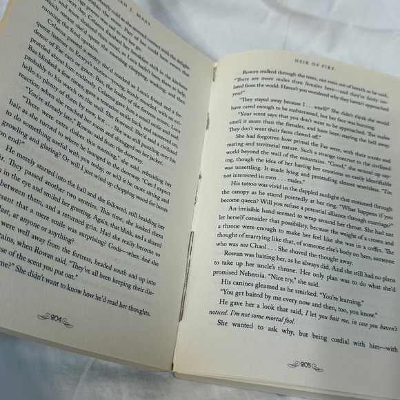 Heir of Fire Paperback Book - Throne of Glass Series Book 3 by Sarah J. Maas - Picture 13 of 13